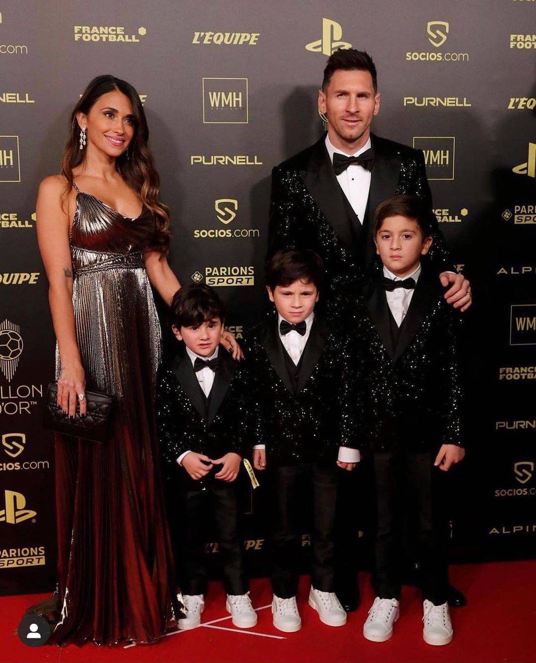 Supruga Lionela Messija očarala izgledom na dodjeli nagrada, u zlatnoj haljini naglasila obline