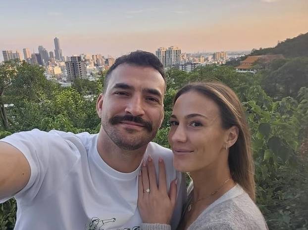 FOTO Zadarska tenisačica i bivši košarkaš Cibone objavili zaruke