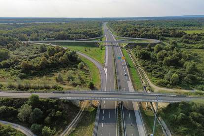 Nakon 18 godina čekanja, danas se otvara autocesta do Siska. Pogledajte fotografije iz zraka