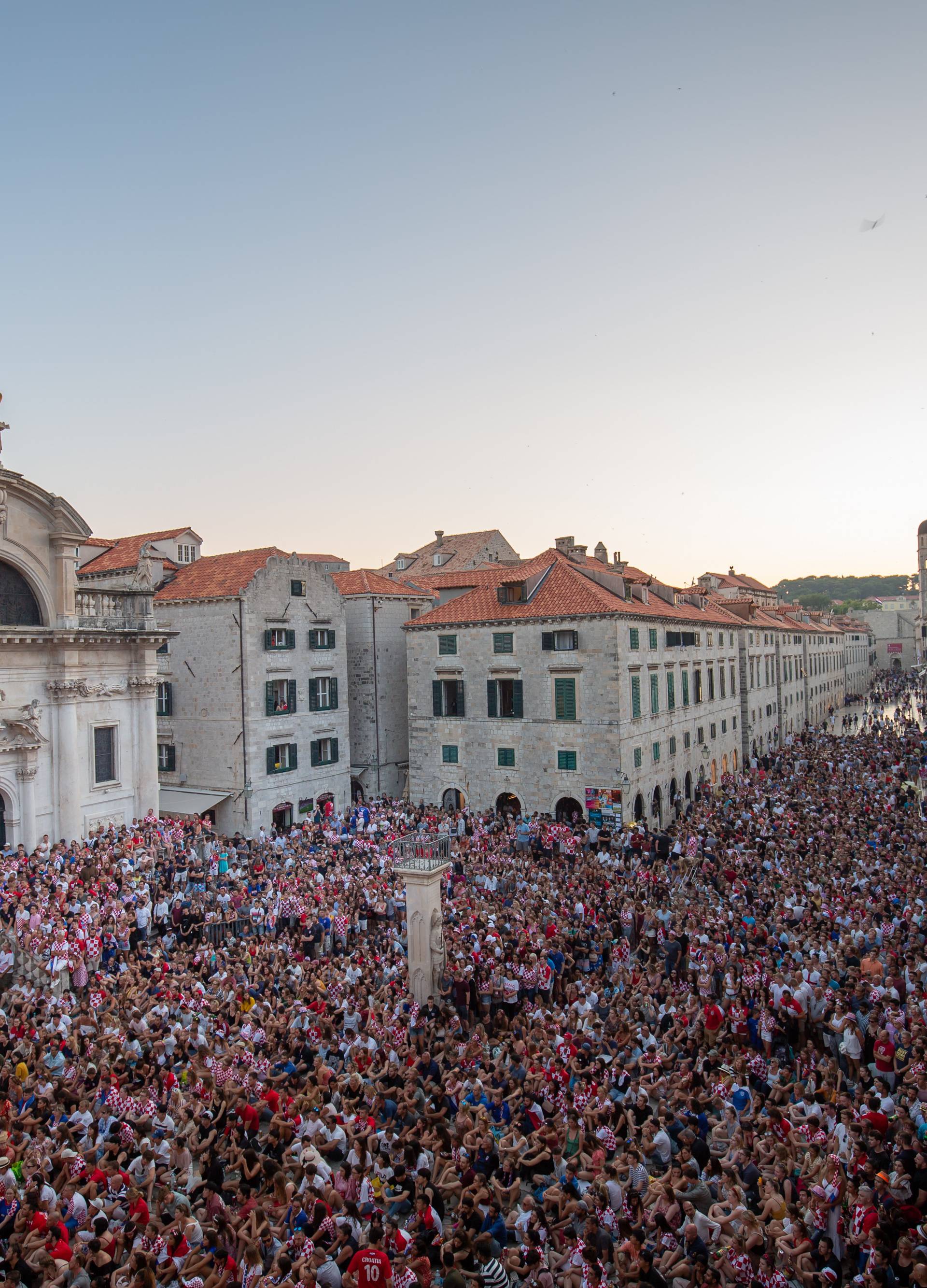 Idemo u finale! Ludnica na ulicama, cijela Hrvatska gori