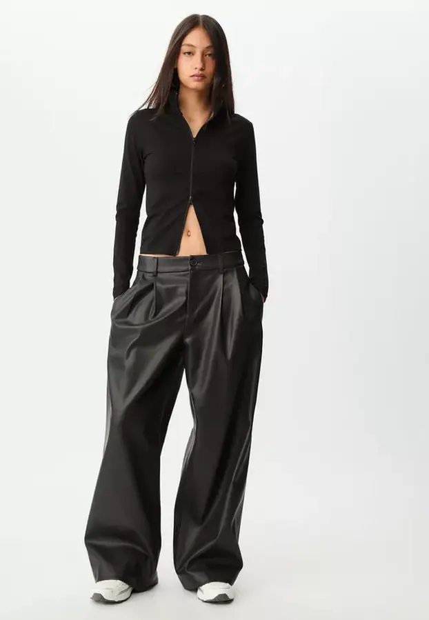 Kožne hlače su opet in! Za vas smo izdvojili 25 top komada