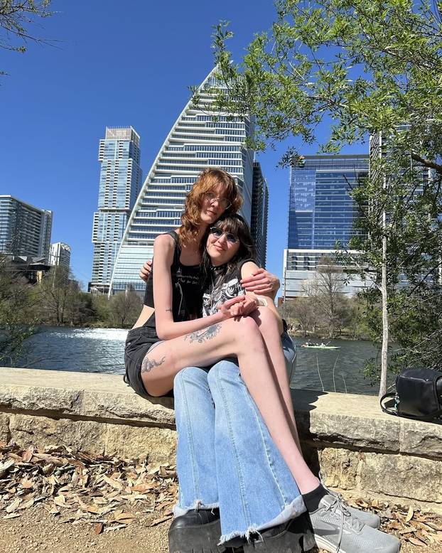 FOTO Visoka je 208 cm, a noge duže od 135: Ova influencerica ne stane ni u krevet ni u auto...