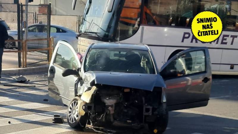 KRŠ U SPLITU Autobus i auto se sudarili kod općine: Policija traži svjedoke prometne