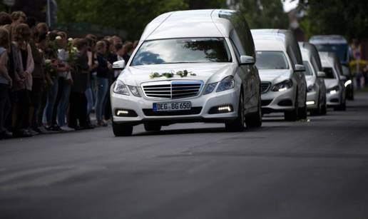 Tuga u Halternu: Tijela stradalih učenika konačno stigla kući