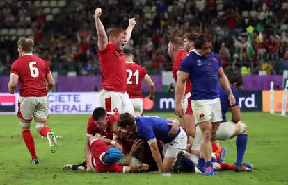 Wales u polufinalu: Francuska izgubila sve s igračem manje