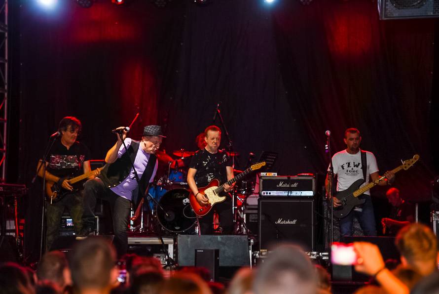 Prljavci su opet nastupili kao Prljavci, a podrška im stiže sa svih strana: 'Jajo, ti si unikat'