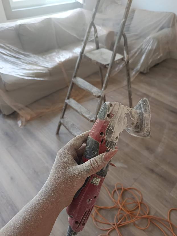 Zbog duge kose i noktiju Goran je bio na meti osuda, a sad stiže u 'Večeru za 5': Živite svoj život!