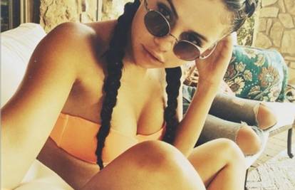 Selena Gomez 'pokazala kožu' na provokativnim fotografijama