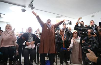Suze, bol i veliki pljesak: Majke Srebrenice dočekale presudu
