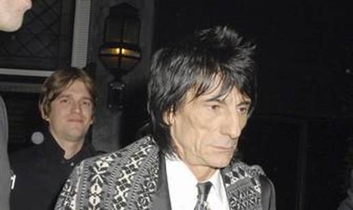 Ronnie Wood u Dubaiju se vratio alkoholnim pićima