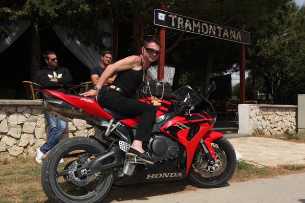 Zadar: Zadarski modni ma?ak, osim drvenih torbica, voli i brze motore