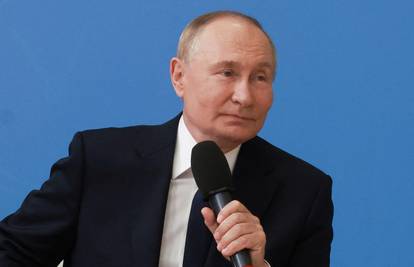 Vladimir Putin: 'Rusija brzo napreduje u istočnoj Ukrajini'