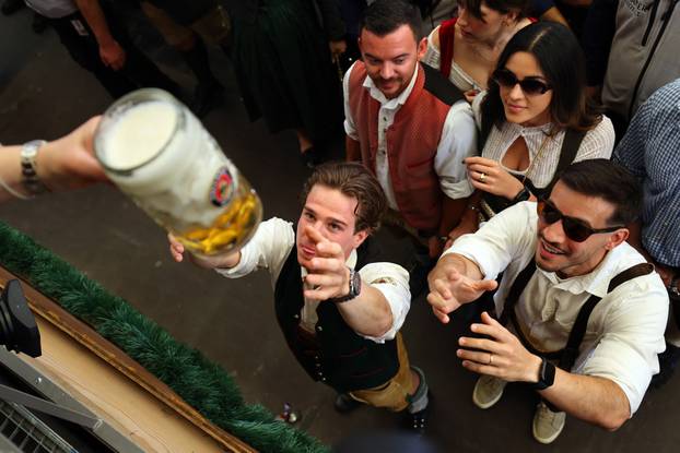 Otvoren 191. Oktoberfest u Muenchenu