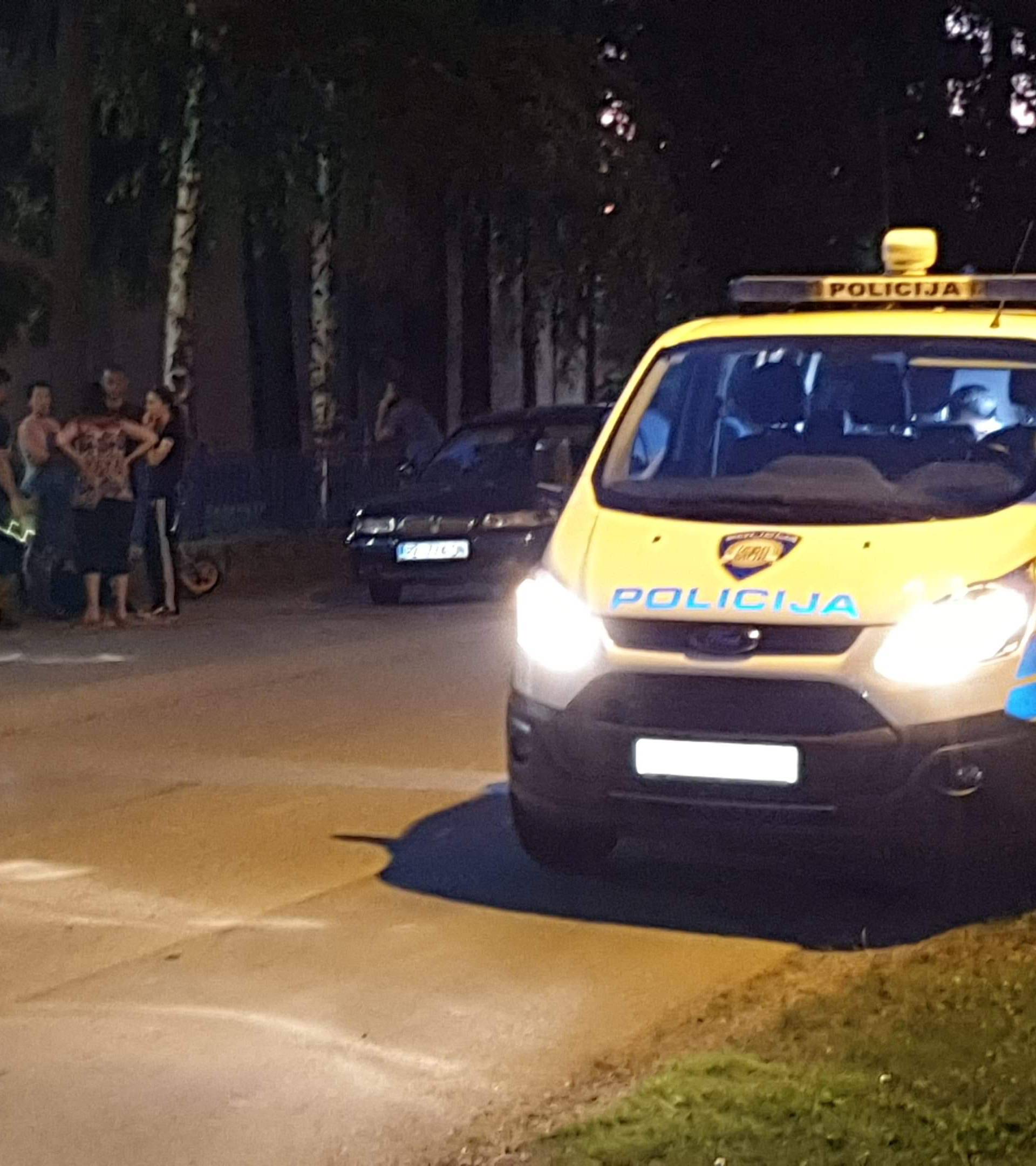 Na dijete u Jakšiću naletio je auto: Prevezeno je u bolnicu