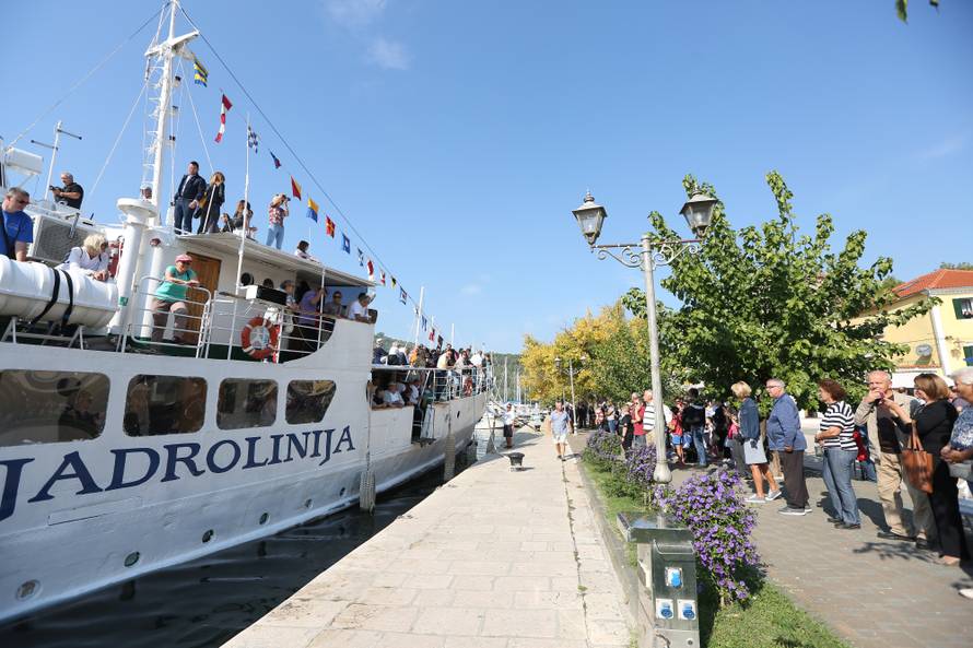 Skradin: Å ime Strikoman snima brod Tijat za 561. milenijsku fotografiju