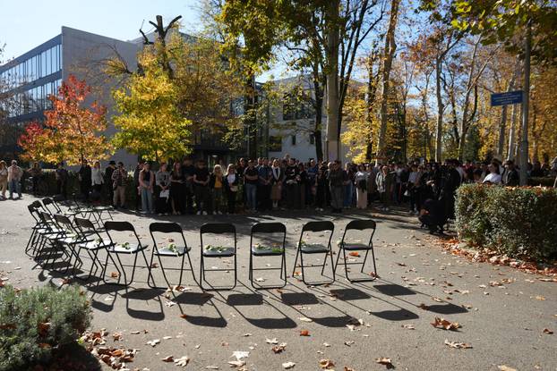 Banja Luka: Građani i studenti odali su počast žrtvama pada nadstrešnice u Novom Sadu