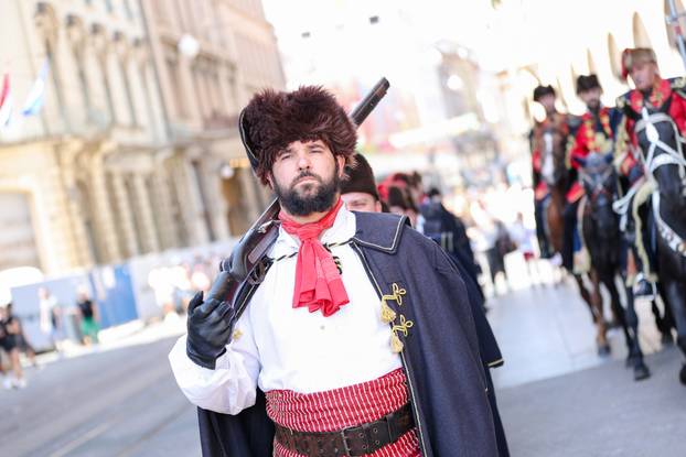 Proslava Dana grada Zagreba uz Kravat pukovniju na glavnom Trgu