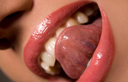 Navike koje oštećuju vaše zube - plivanje, led, voće, četkanje...