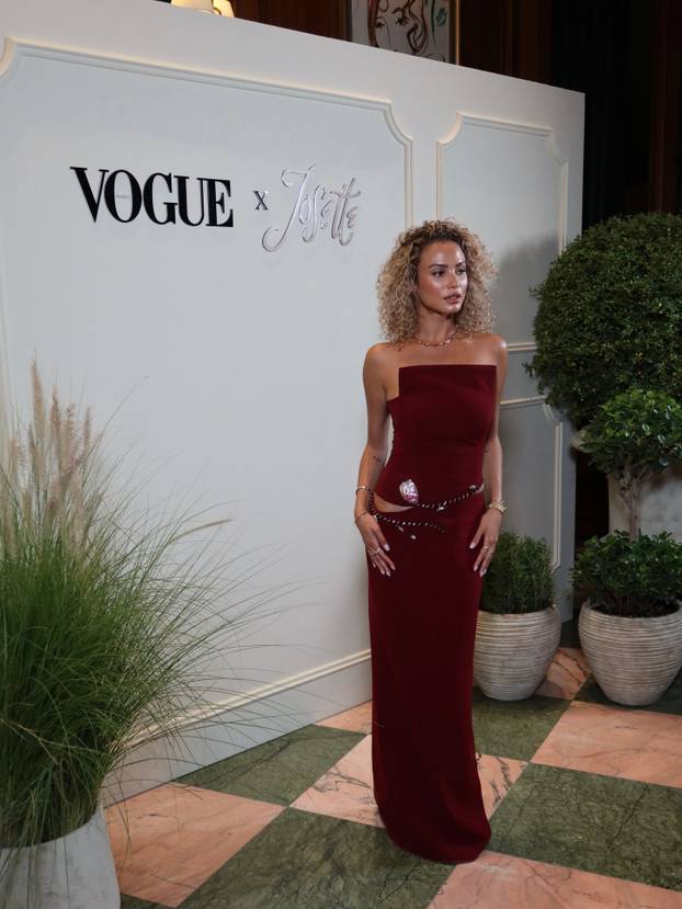 FOTO Jedna je od najtraženijih manekenki svoje generacije - povezivali su je i s Mbappéom