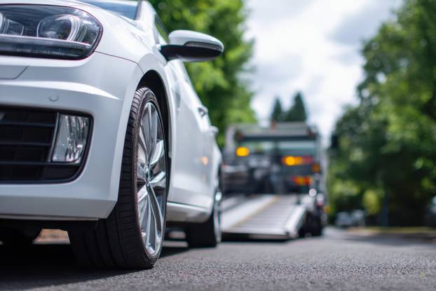 U prtljažniku obavezno imajte ovih 14 stvari - za manje stresa!