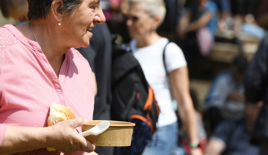 Tradicionalno prvosvibanjsko druženje uz grah na livadi ispod Skradinskog buka