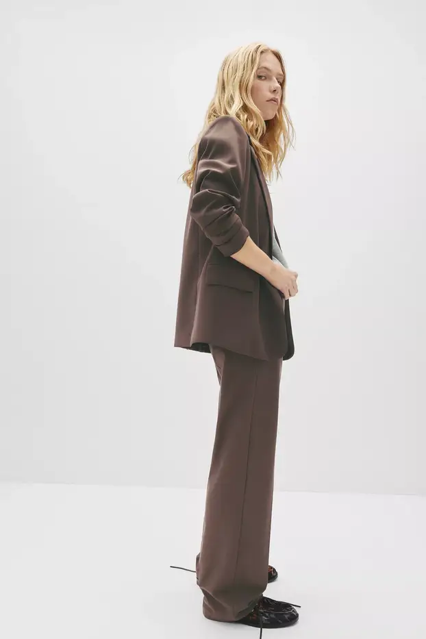 Hit ženska odijela po povoljnim cijenama koje morate imati