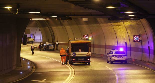 Rijeka: Teška prometna nesreća u tunelu Pećine