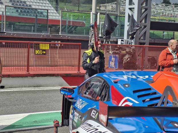 FOTO 24sata na utrci u Italiji. Pogledajte spektakl s hrvatskim vozačem za volanom Huracana