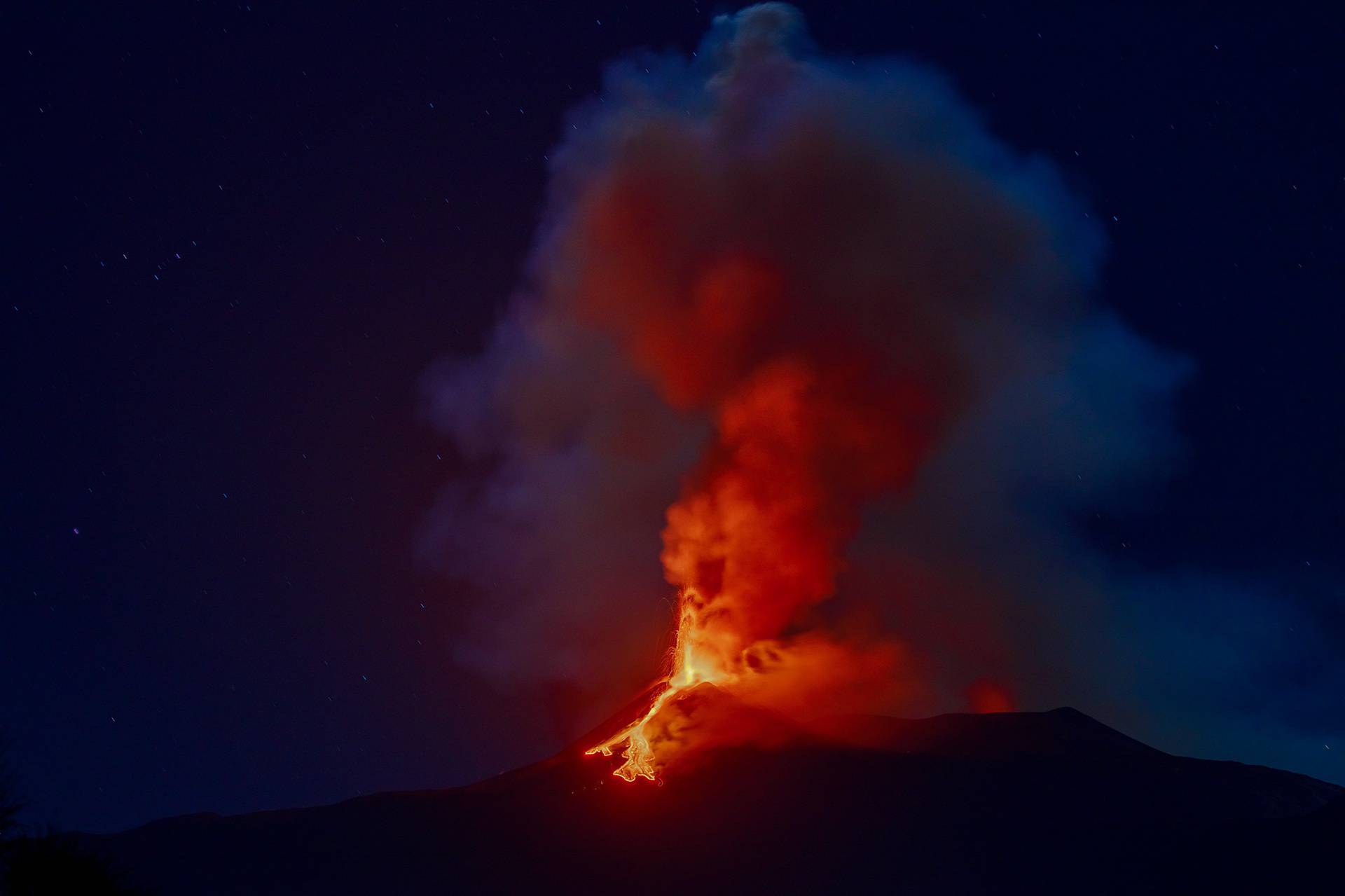 Etna osvijetlila noćno nebo fontanom lave od 1500 metara