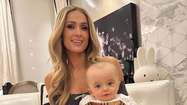 Paris Hilton: 'Ljudi pišu ružne stvari o mom sinu. Savršeno je zdrav, samo ima velik mozak'