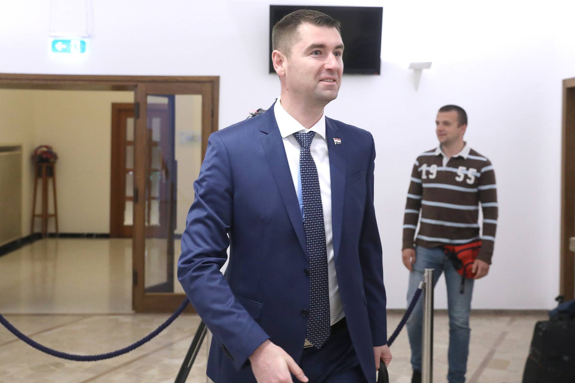 Andrej Plenković i kandidati za ministre dolaze na sjednicu kluba zatupnika HDZ-a