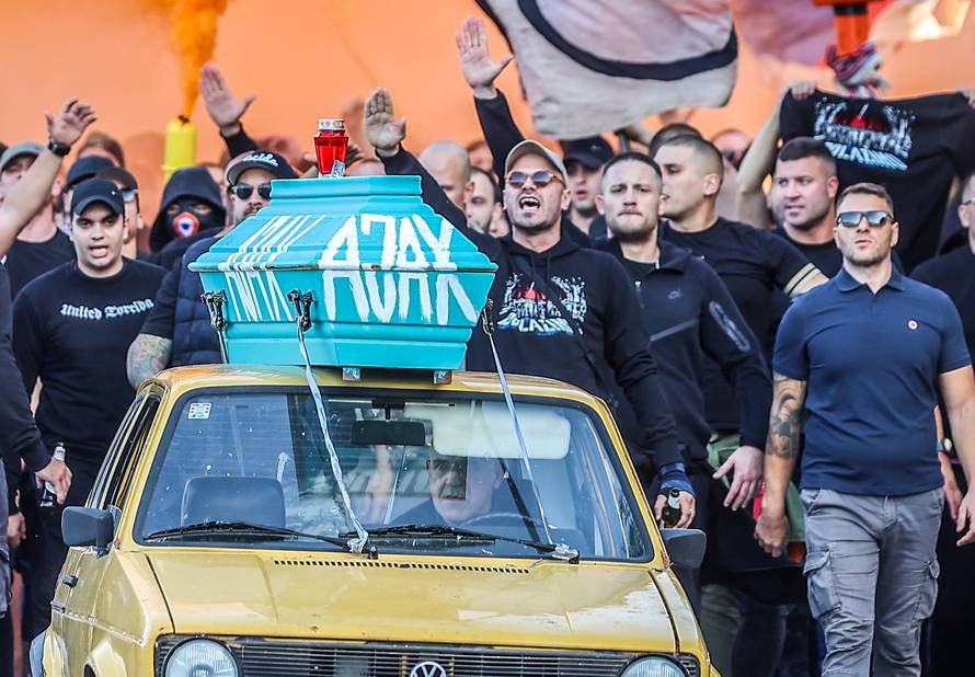 Split: Korteo Torcide prema stadionu Poljud