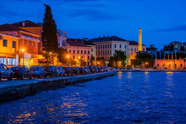 Gradske fotografije u sumrak grada Rovinja