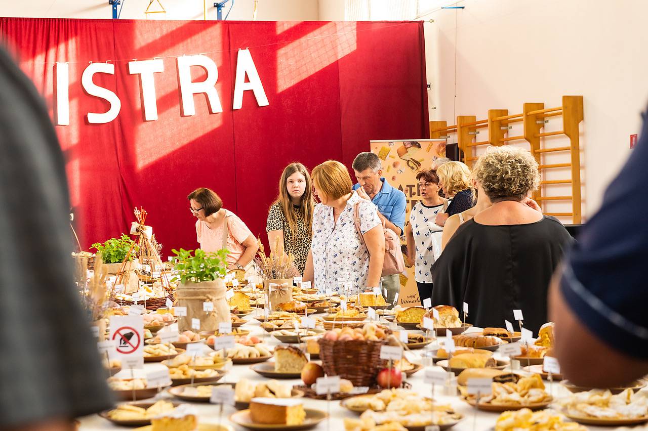 Kolači na tradicionalan način: Istrijanke njeguju stare običaje