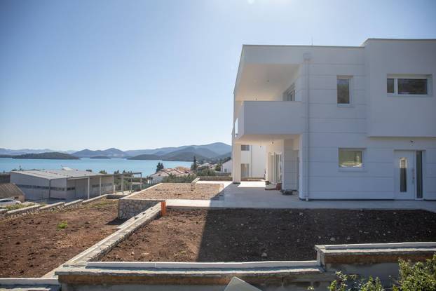 Kompleks Vila koji se gradi u Dračama, jednu od vila gradi i Halid Bešlić