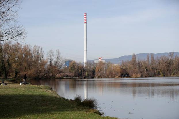 Sunčan dan na jezeru Savica