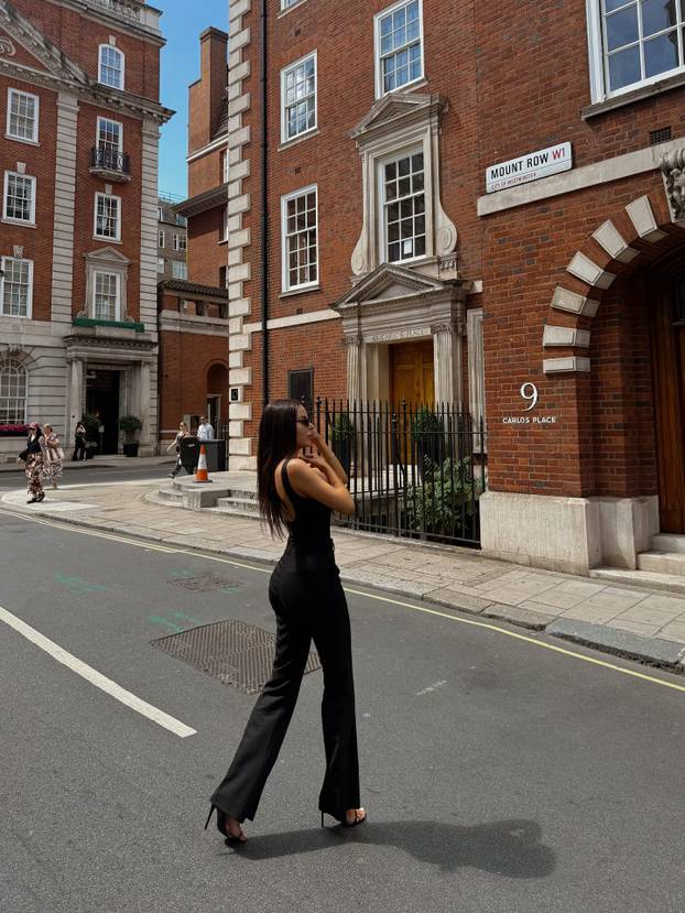 FOTO Zavela i Tottija i Mbappea. Sad mami poglede na terenima