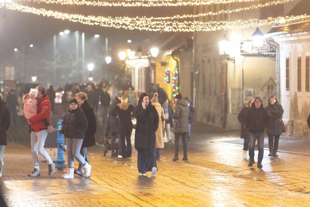 Osijek: Otvorenje Adventa uz koncert Danijele Martinović