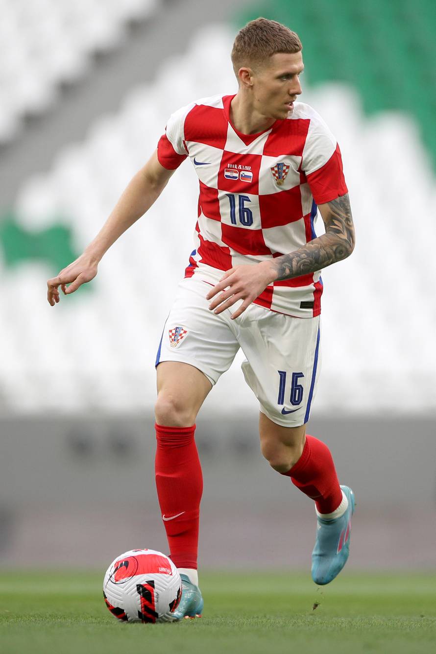 Doha: Prijateljska nogometna utakmica Hrvatska - Slovenija