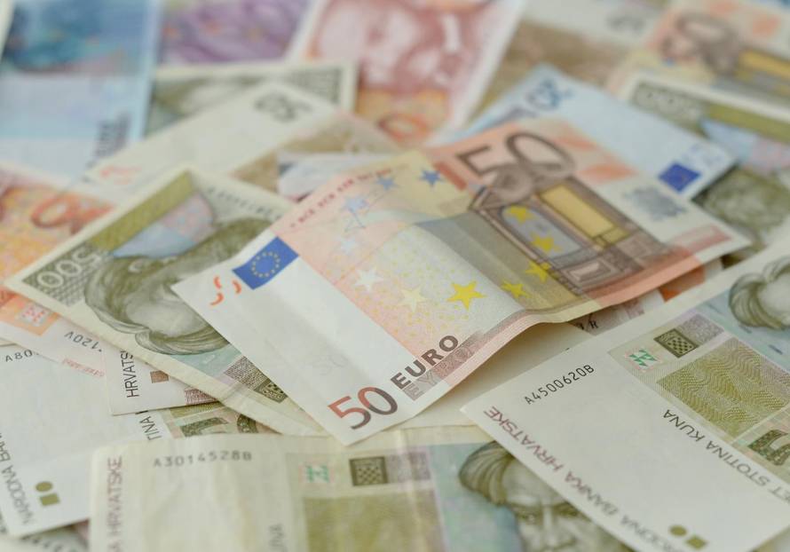 Što donosi euro? Krediti će biti jeftiniji, a nekretnine - skuplje