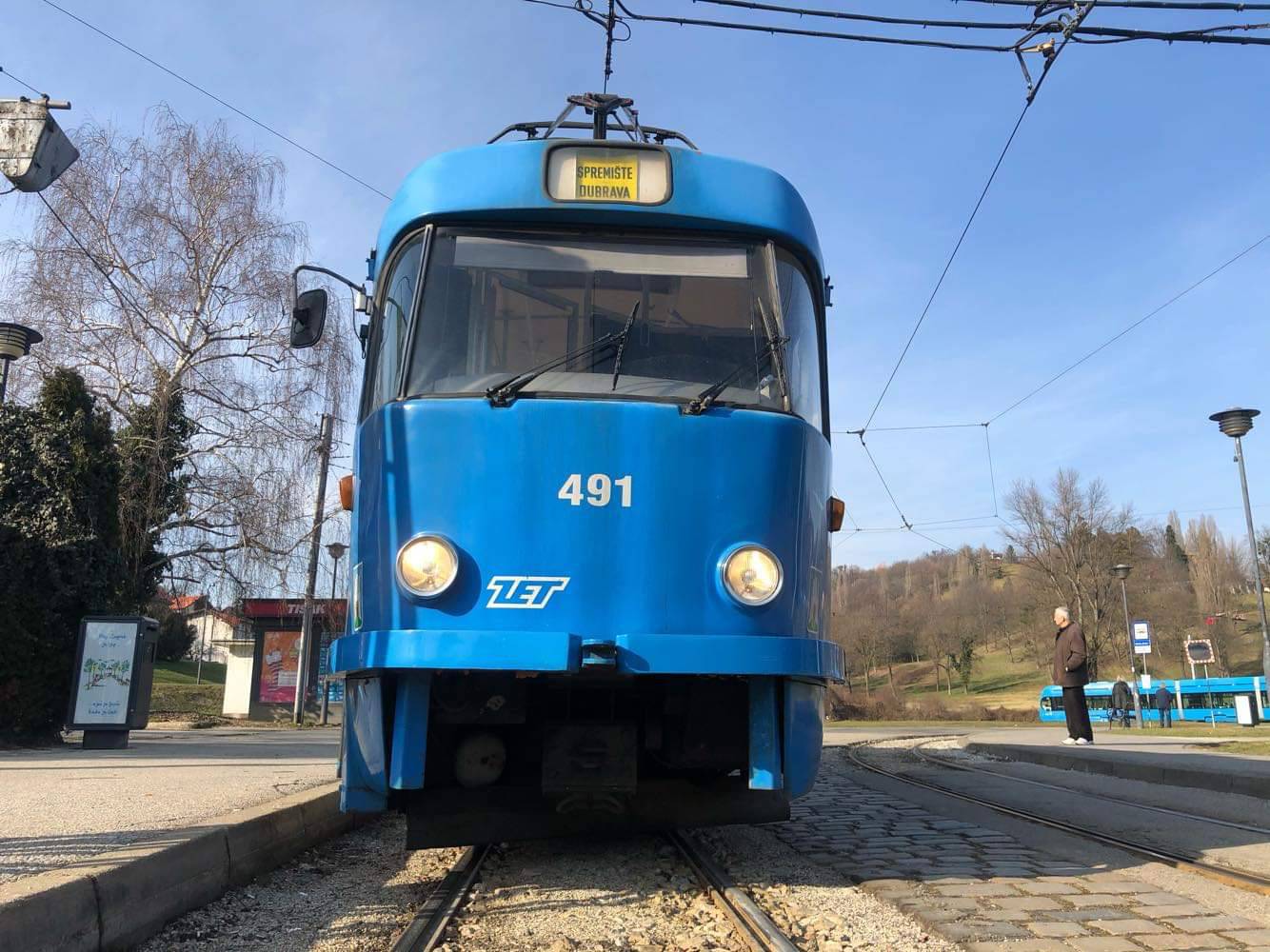 Zagreb: Razbijeno staklo na tramvaju i čovjek krvave glave