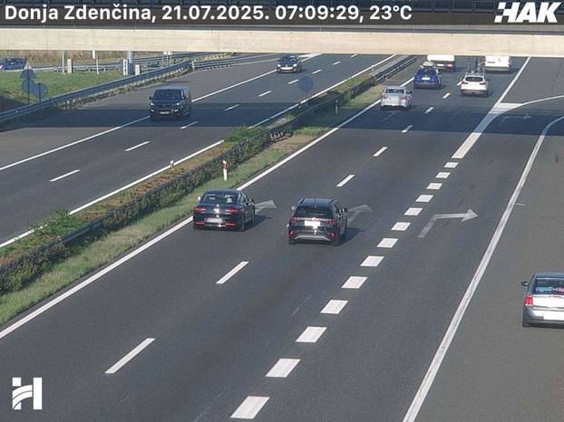 FOTO Ogromne gužve prema moru: Kod Lučkog 8 km, sudari kod Perušića i kod Okučana