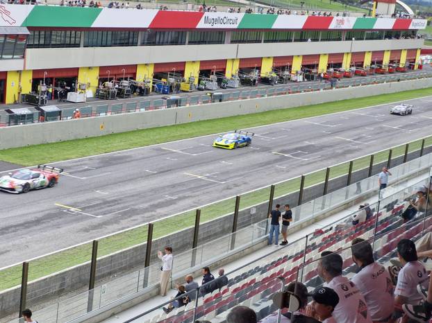 FOTO 24sata na utrci u Italiji. Pogledajte spektakl s hrvatskim vozačem za volanom Huracana