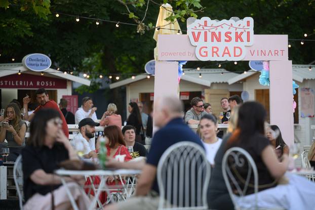 Zagreb: Otvorenje open-air festivala Vinski grad