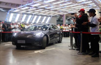 Musk tvrdi da već ove godine stiže potpuno autonomni Tesla