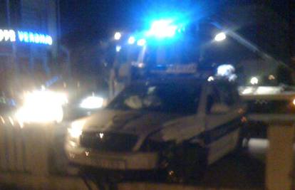 Neoprezno je autom izlazio na cestu pa se sudario s policijom