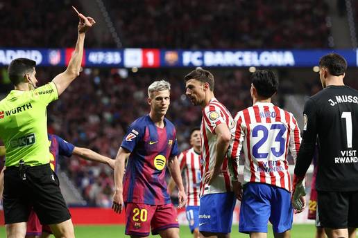 U&Zcaron;IVO Atletico - Barcelona 1-1: Ipak ni&scaron;ta od crvenog za goste, Simeone poludio na odluku