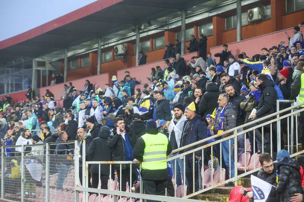 Zenica: Navijači očekuju početak utakmice između Bosne i Hercegovine i Italije