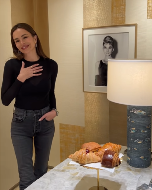 Pogledajte kako se Severina opušta na odmoru: Brčkanje u bazenu, fina hrana i skupi izlozi