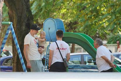 FOTO Nikola Jokić dane provodi s djetetom u rodnom Somboru